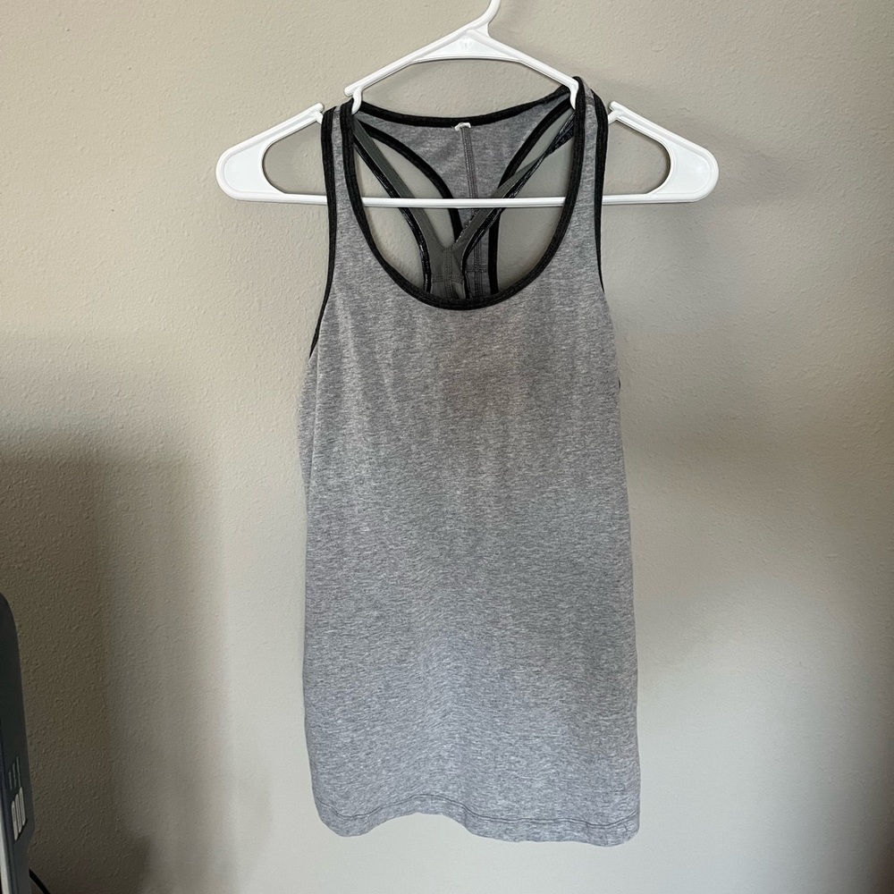 lululemon tank w/ built in bra